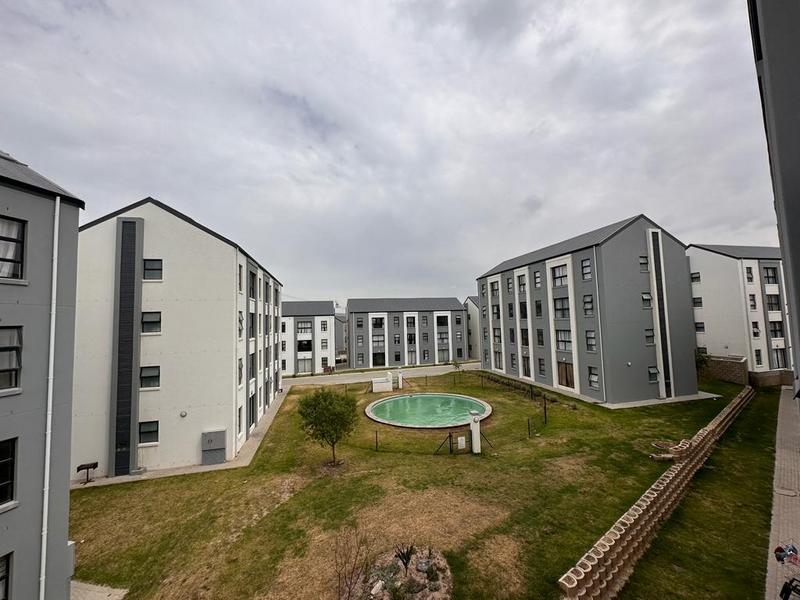 2 Bedroom Property for Sale in Aan de Wijnlanden Western Cape